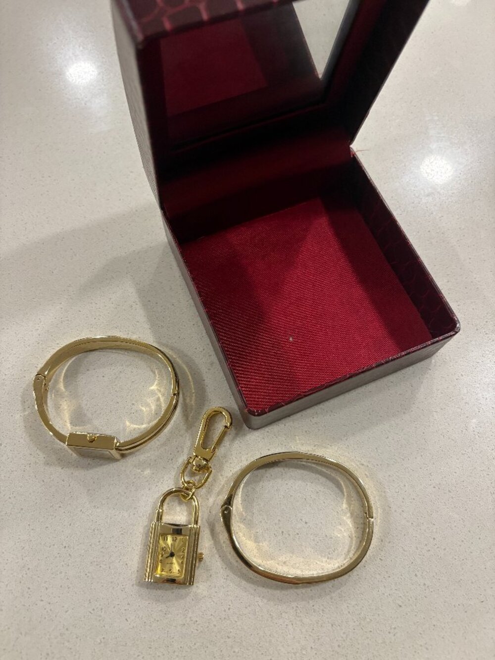 WOMENS GOLD PLATED - JEWERLY SET WITH BOX . WATCH / BRACELET / KEY CHAIN WATCH